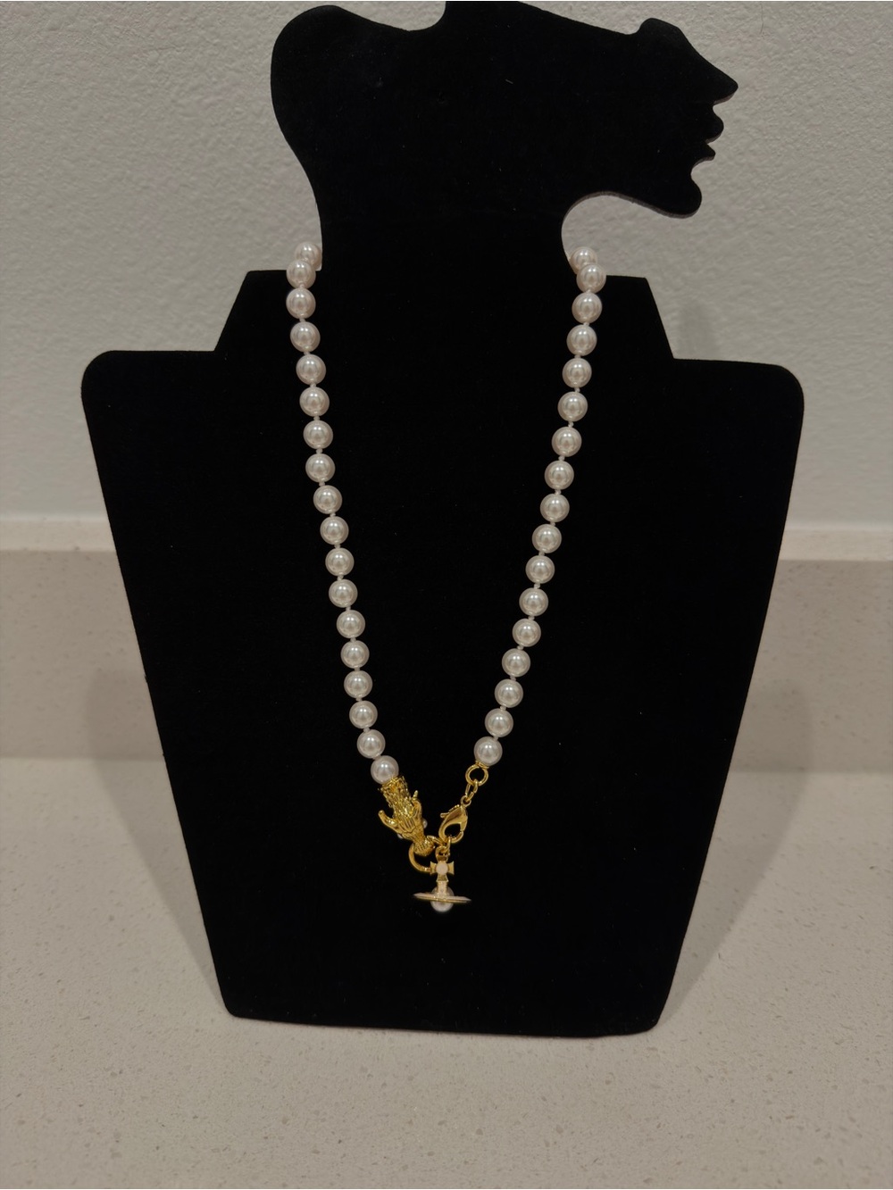 Vivienne WClassic Pearl Bead Necklace with Gold Charm